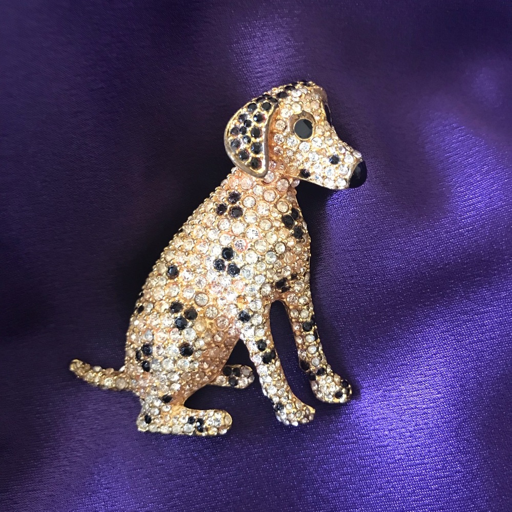 Beautiful CZ brooch NWOT